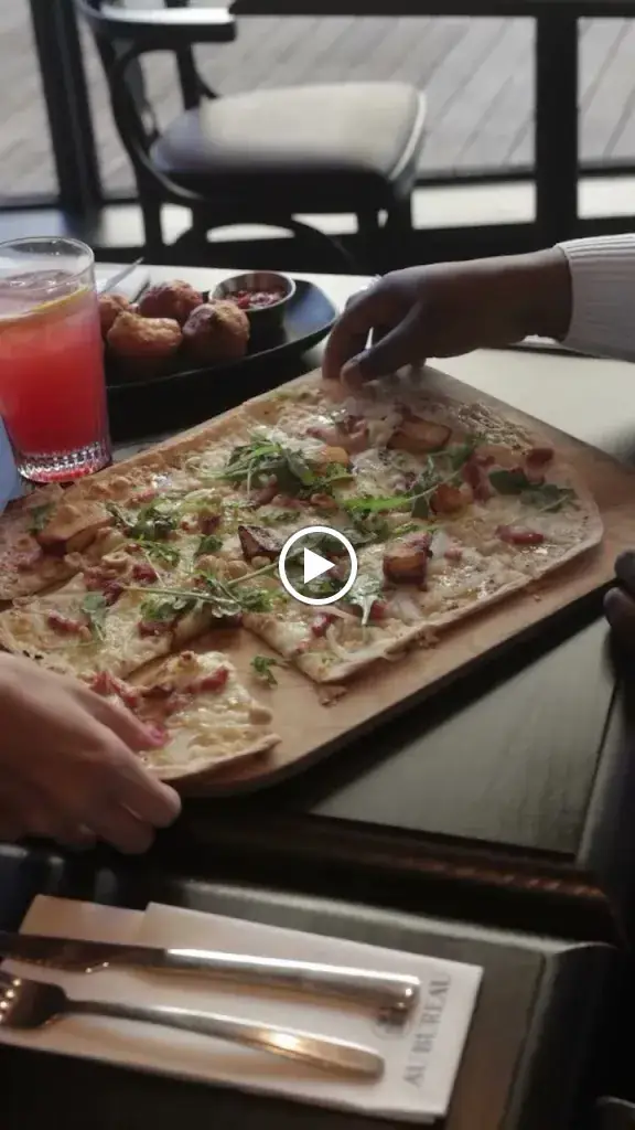 Au Bureau - Pub et Brasserie_Saint-Louis_slider_image_2