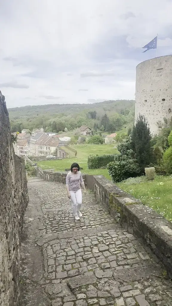 Zulfiyya Valiyeva_Château de Sierck_Sierck-les-Bains_recensione