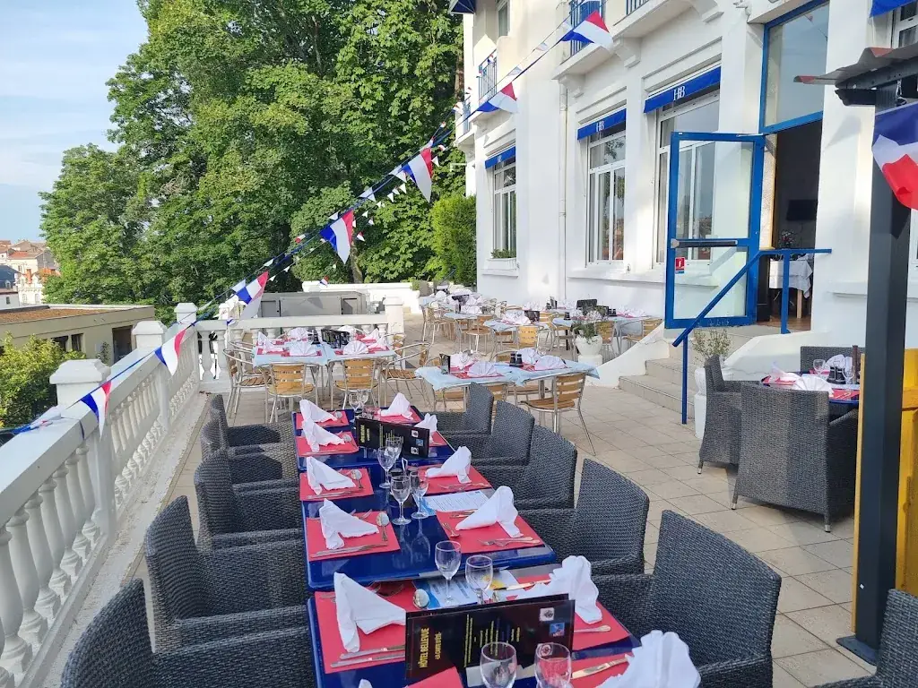 Hôtel Bellevue_Châtel-Guyon_slider_image_1