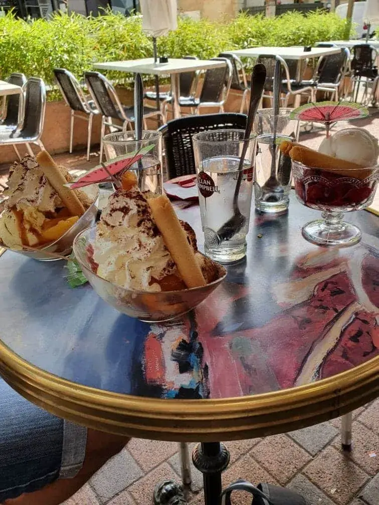 Menü_Bar pmu le Glacier_Châtel-Guyon_Bild_2