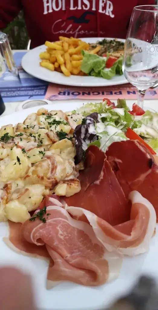 Menü_Bar pmu le Glacier_Châtel-Guyon_Bild_3