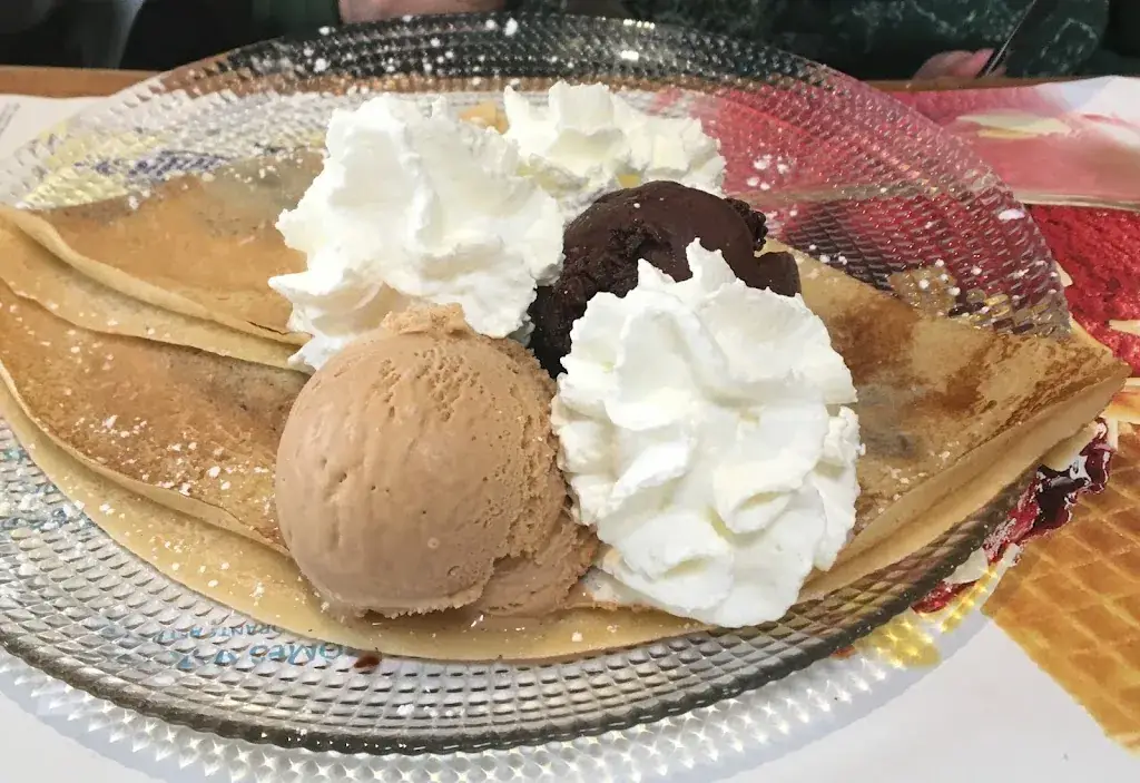 Bar pmu le Glacier_Châtel-Guyon_slider_image_2