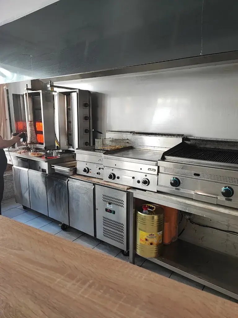 jacques loup_Le méditerranéen_Sézanne_review