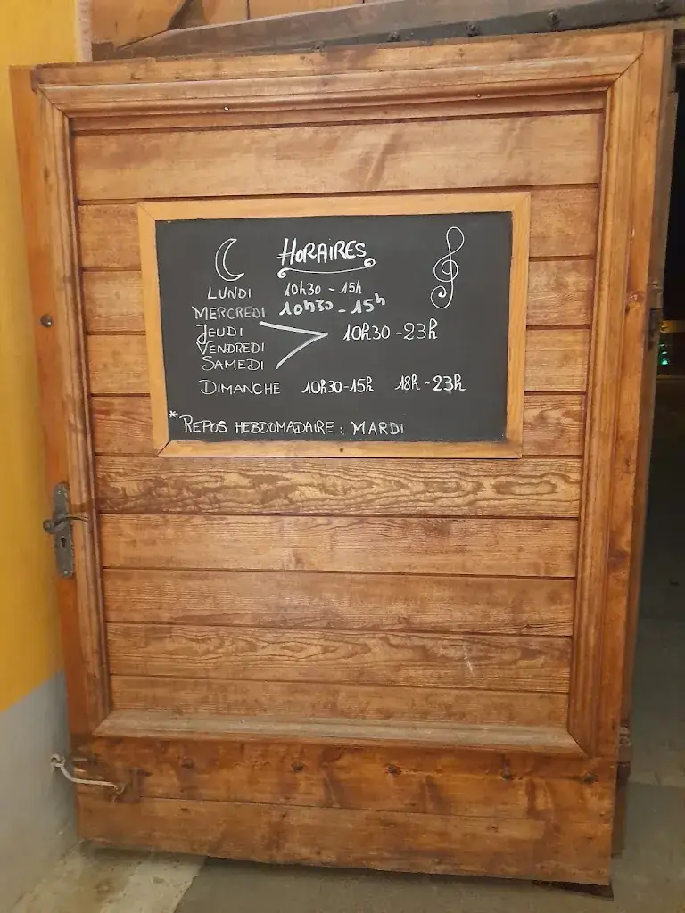 Honorius Grasstoke_Auberge de la Demi-Lune_Sundhouse_review