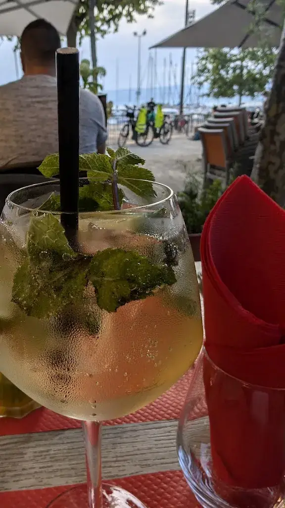 Guillaume Collet_Le Remous_Thonon-les-Bains_review