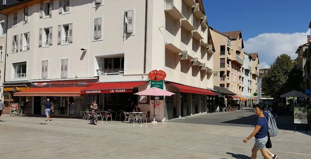 Haifa AlDakhail هيفاء الدخيل_Brasserie Le Flore_Thonon-les-Bains_review