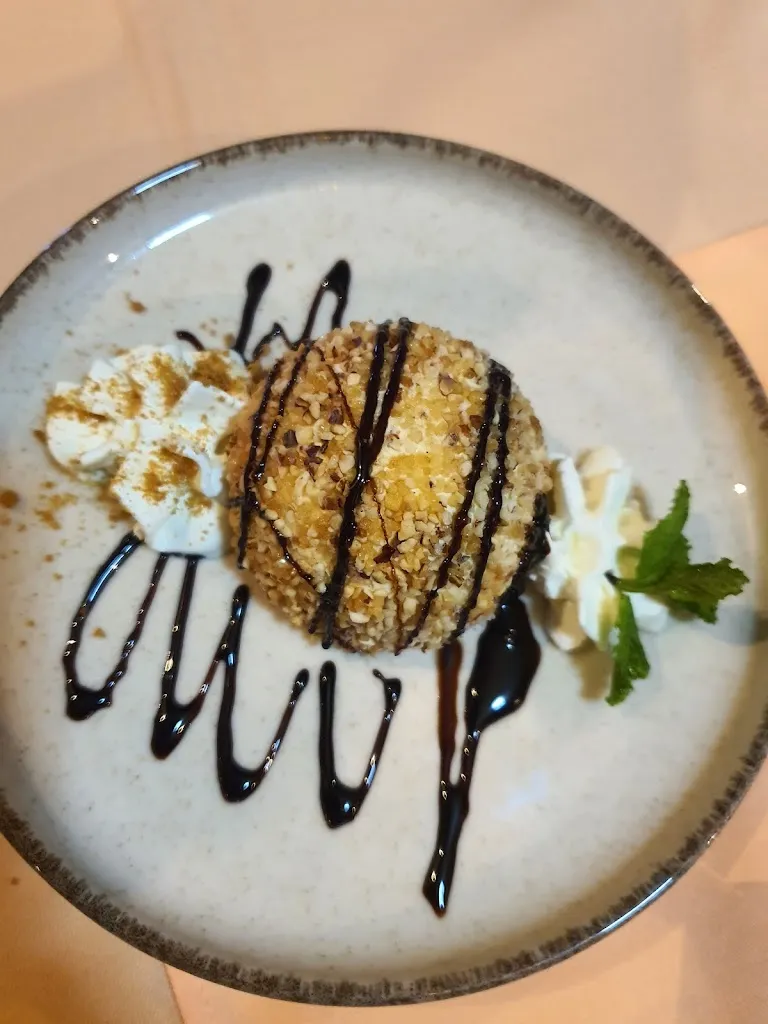 A AT_Royal Thonon_Thonon-les-Bains_review