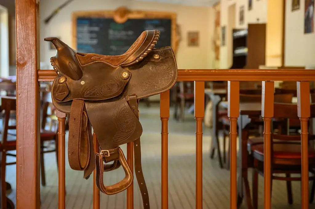 Le Saloon_Châtel-Guyon_slider_image_2