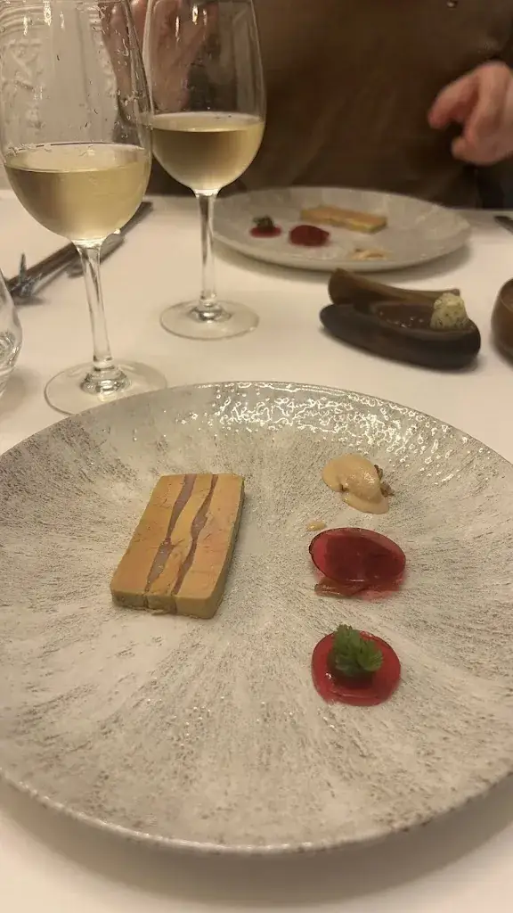 Alison Bee_L'Impulsif_Châtel-Guyon_recensione