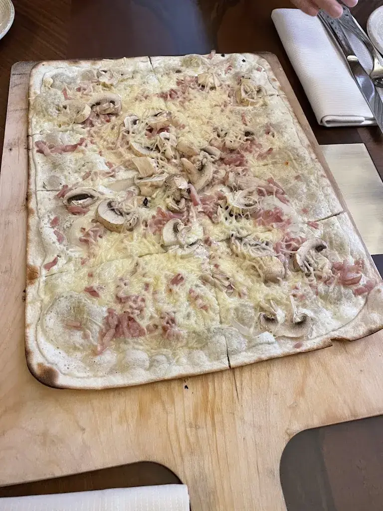 Menu_Restaurant Alsacien Strasbourg Schnockeloch - Tarte flambée Flammekueche_Strasbourg_image_7