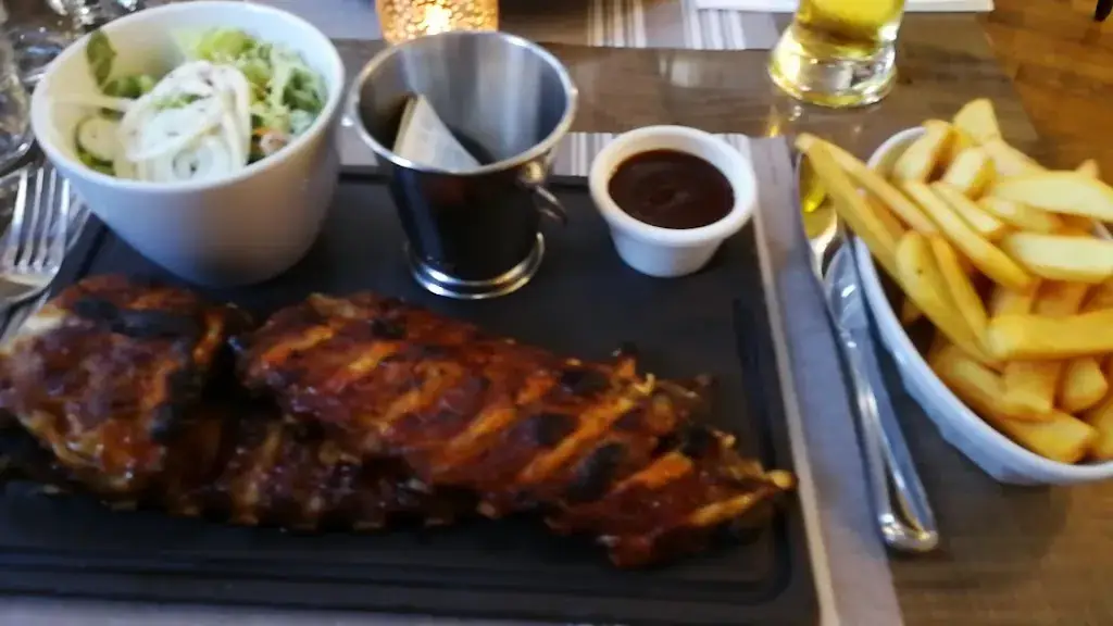 Restaurant Alsacien Strasbourg Schnockeloch - Tarte flambée Flammekueche_Strasbourg_slider_image_2