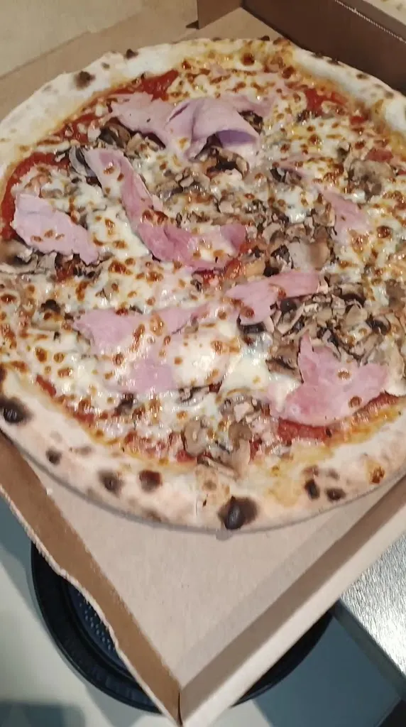 La Fabrique De Charley Restaurant et distributeur à pizzas_Suippes_slider_image_2