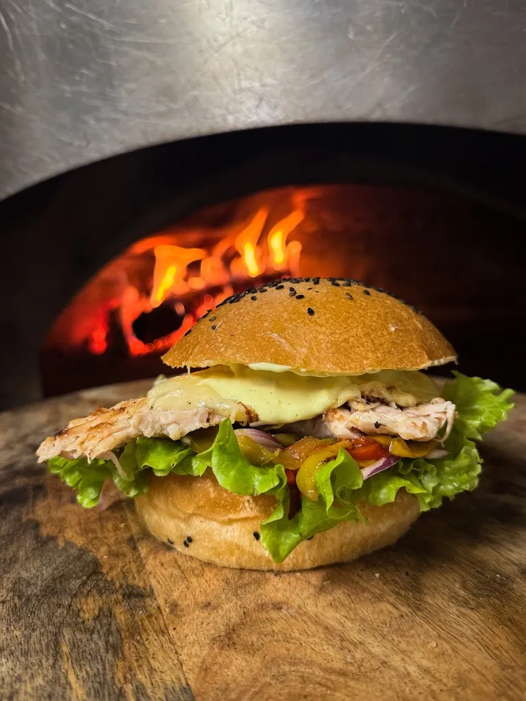 La Fabrique De Charley Restaurant et distributeur à pizzas_Suippes_slider_image_3