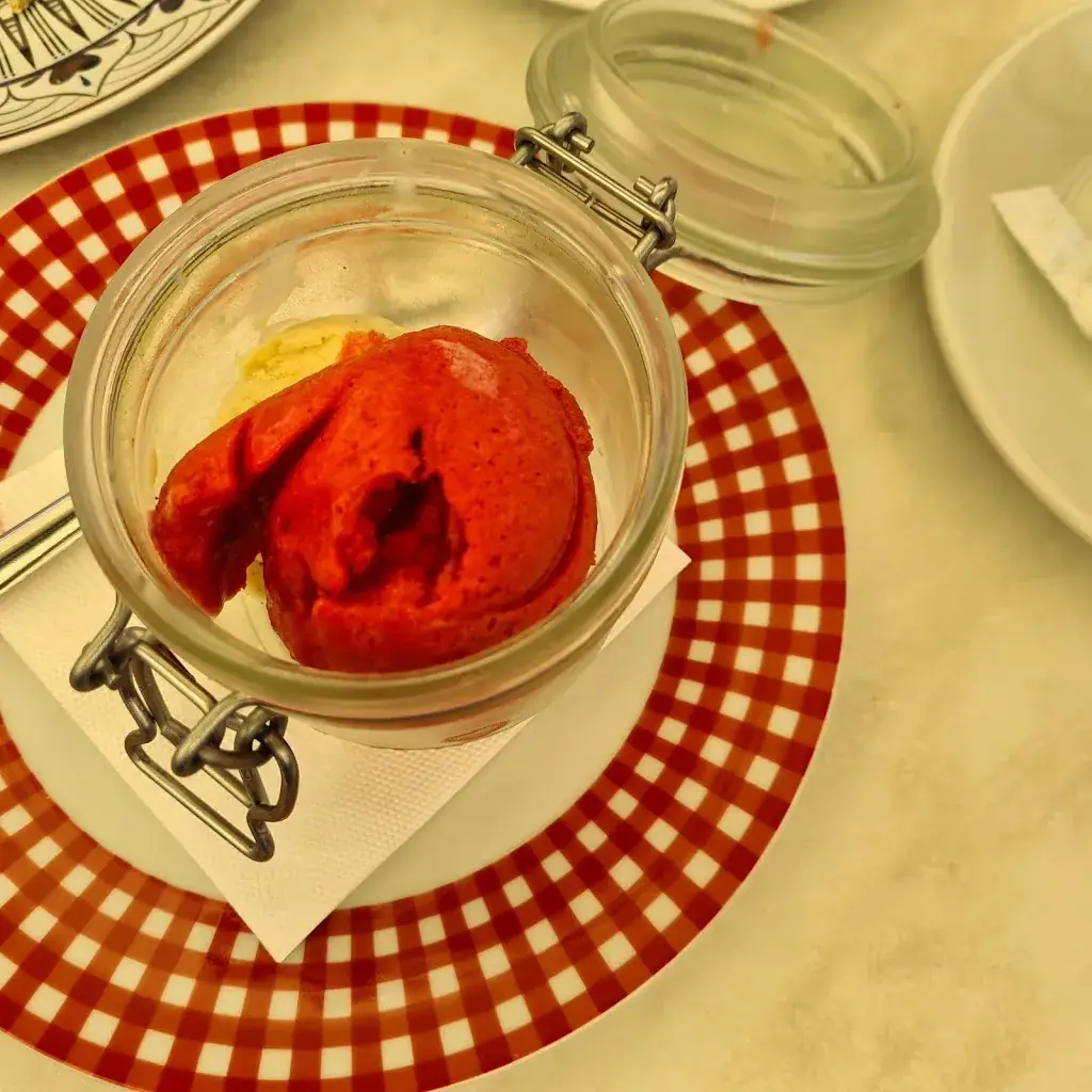 Marcin Biechowski_Chez Emma_Thann_review