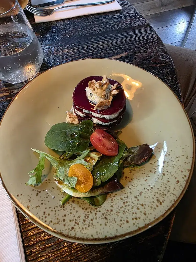 Tracy Berry_La Barge Restaurant_Troyes_review