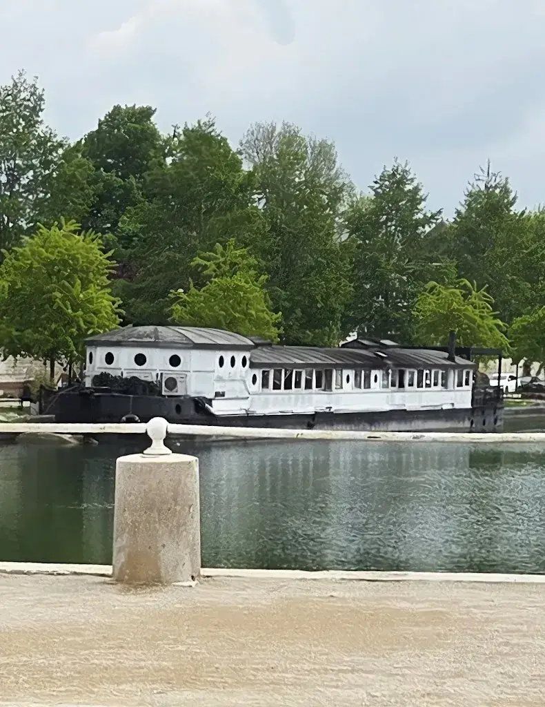 Jon Phillips_La Barge Restaurant_Troyes_review