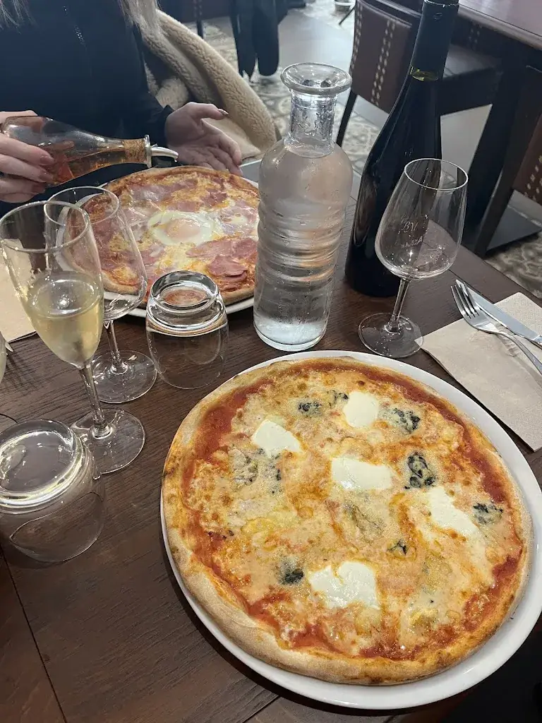 Pizzeria du Théâtre_Châtel-Guyon_slider_image_2