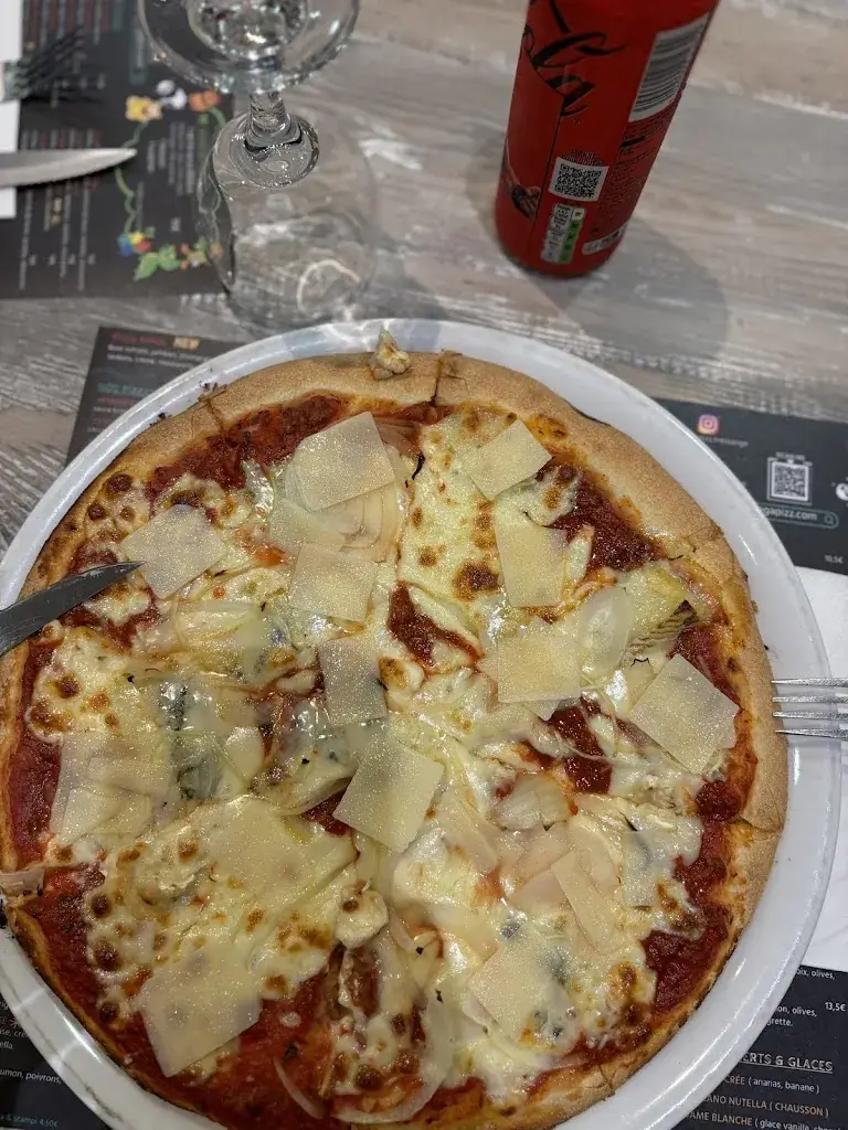 MEGA PIZZ_Tressange_slider_image_2