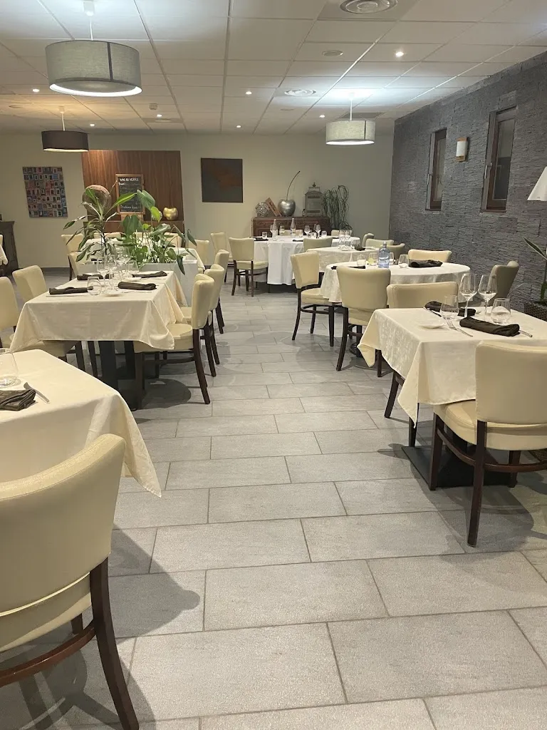 Les Saveurs Du Martzenberg Restaurant in Rhin