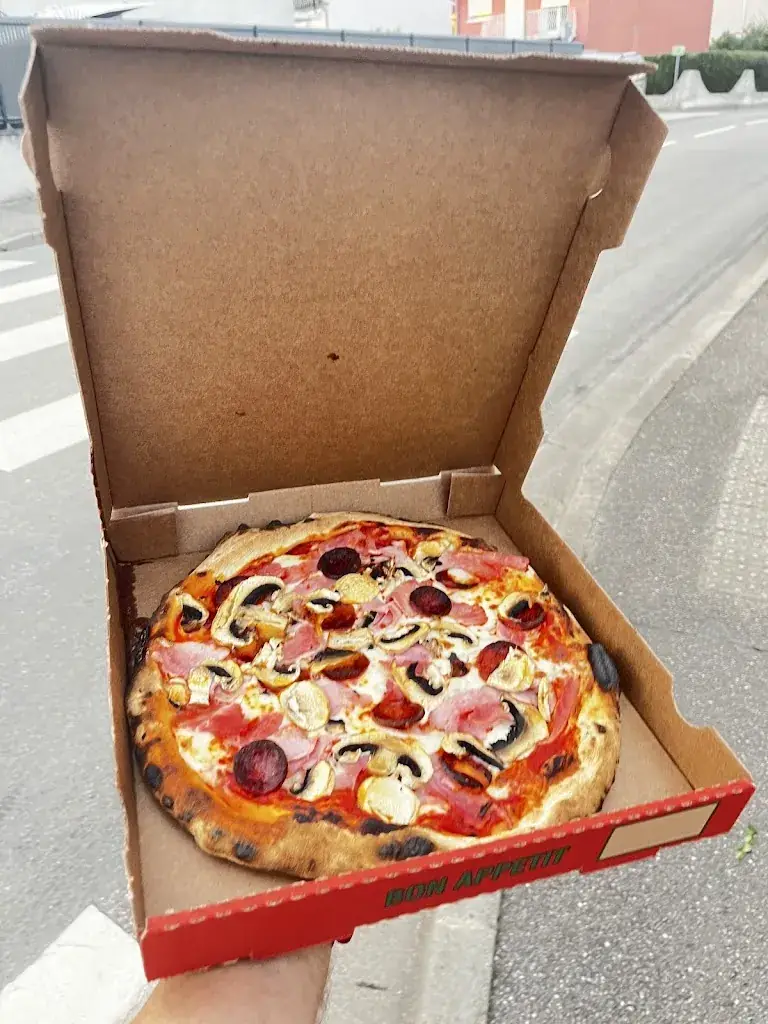 Dom Luko_Pizza chez Ninis_Tomblaine_review