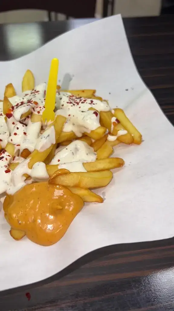 Shakir Niazi_Snack Anatolia Uckange_Uckange_recensione