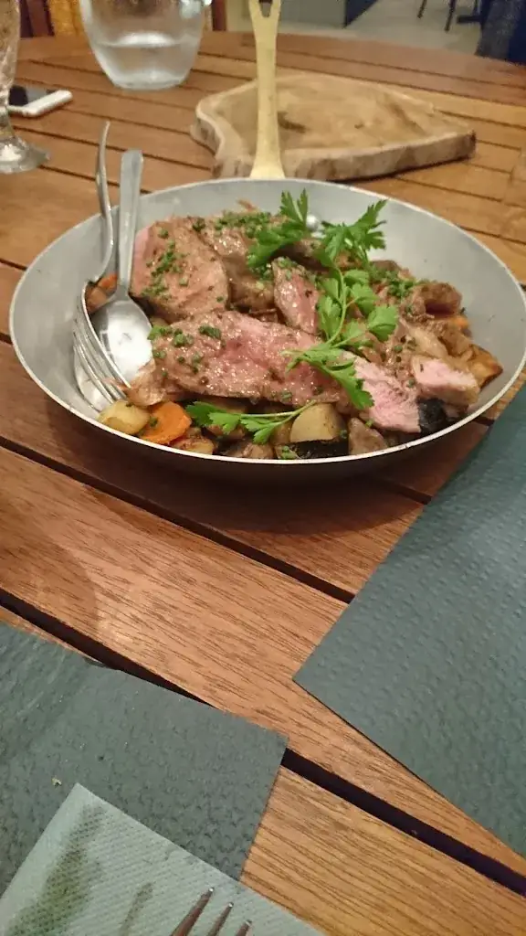 Alexandra Baska_Restaurant pizzeria La Taverne_Chomérac_review