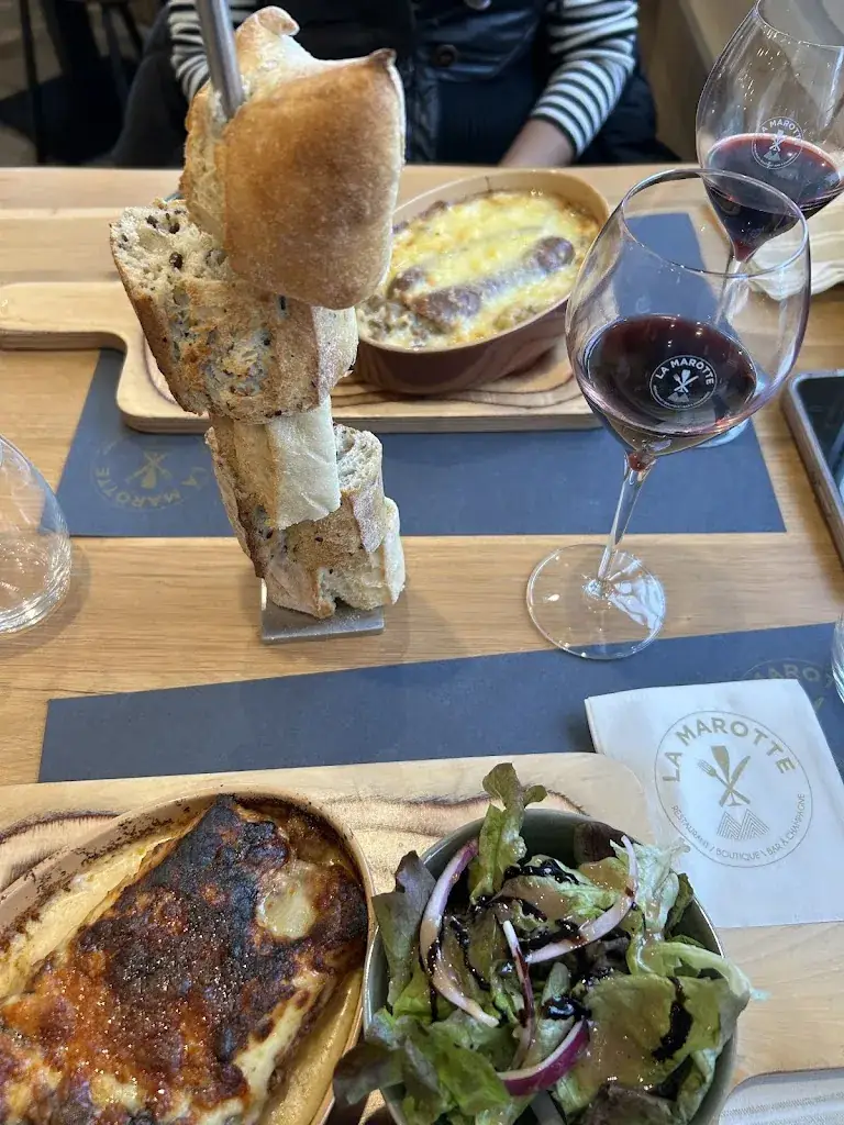 Nina Cervantes_LA P'TITE MAROTTE_Blancs-Coteaux_review