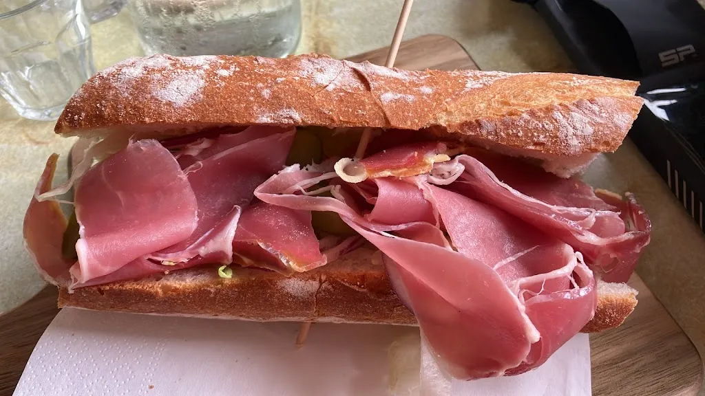 Café de la gare Restaurant in Andancette