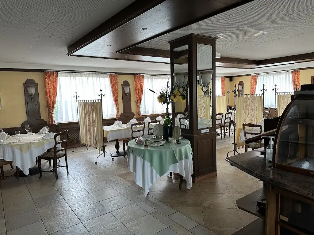 Hôtel Restaurant le Cheval Blanc_Village-Neuf_slider_image_2