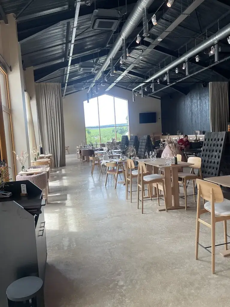 Ezra Pijnenburg_Restaurant La Farm_Livre_review