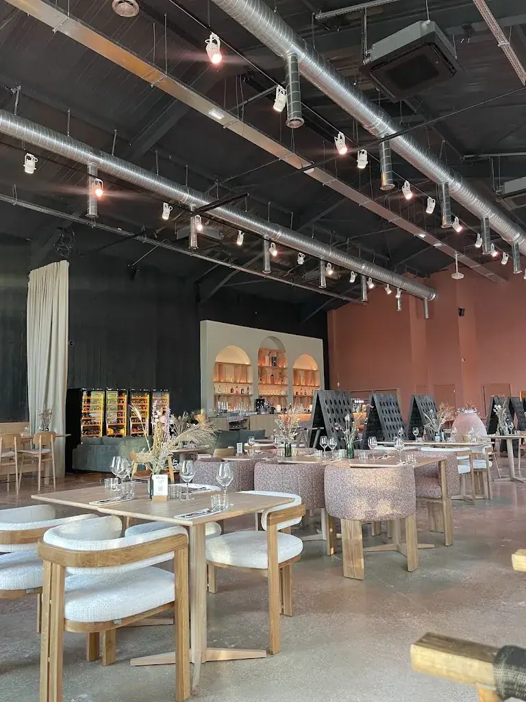 Leonie de Jonge_Restaurant La Farm_Livre_review