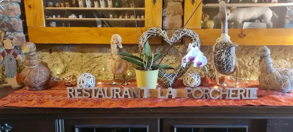 Julie Valero_La Porcherie_Vigy_review