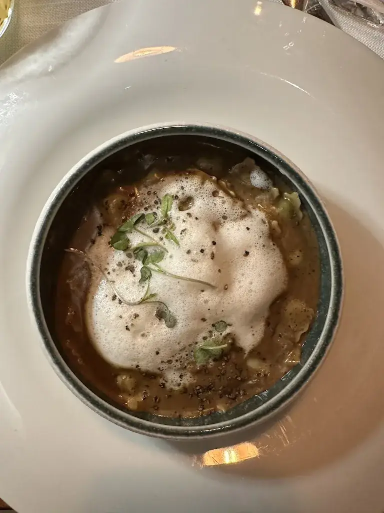 Elisa Mattar_Vieux-Lausanne Restaurant & Giraf Bar_Lausanne_review