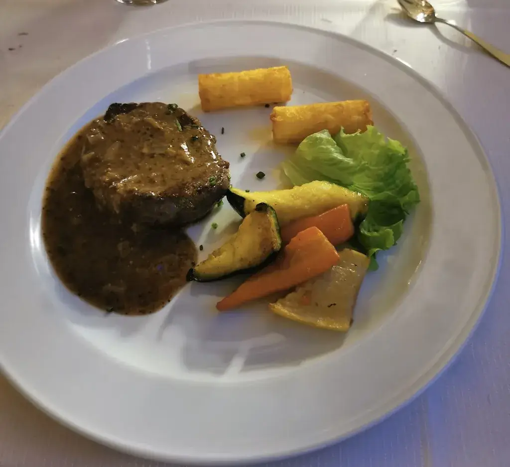 Djerem_Café-Restaurant Le Raisin_Cullayes_review