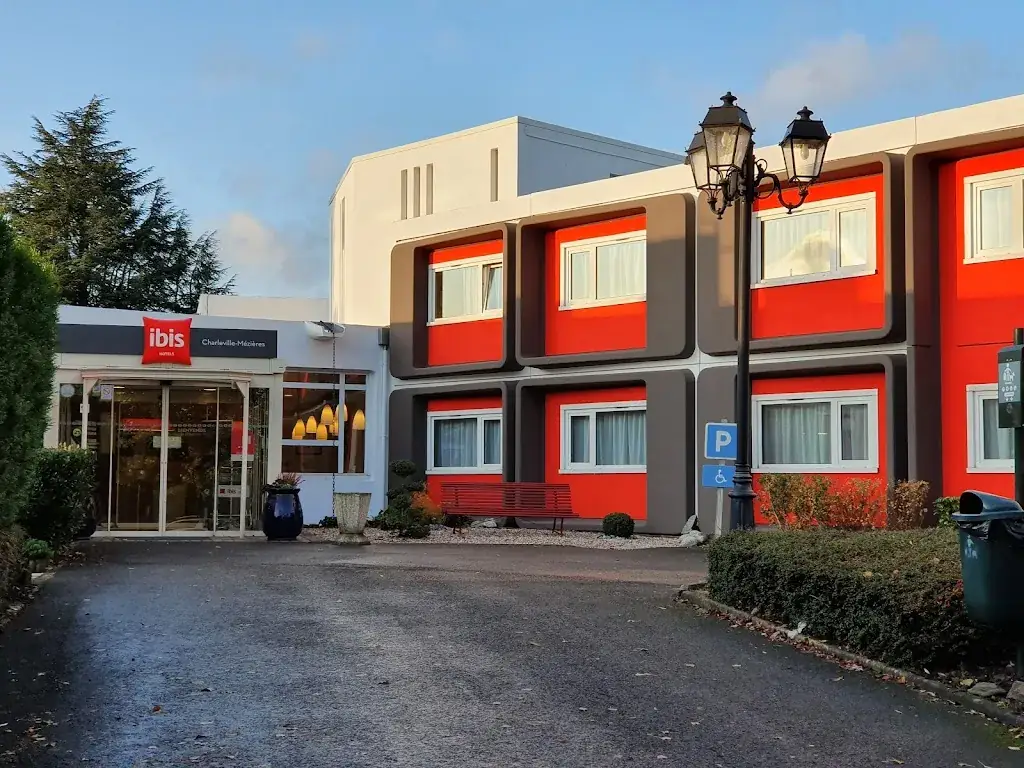 mickael delaure_LE DALANG_Villers-Semeuse_review