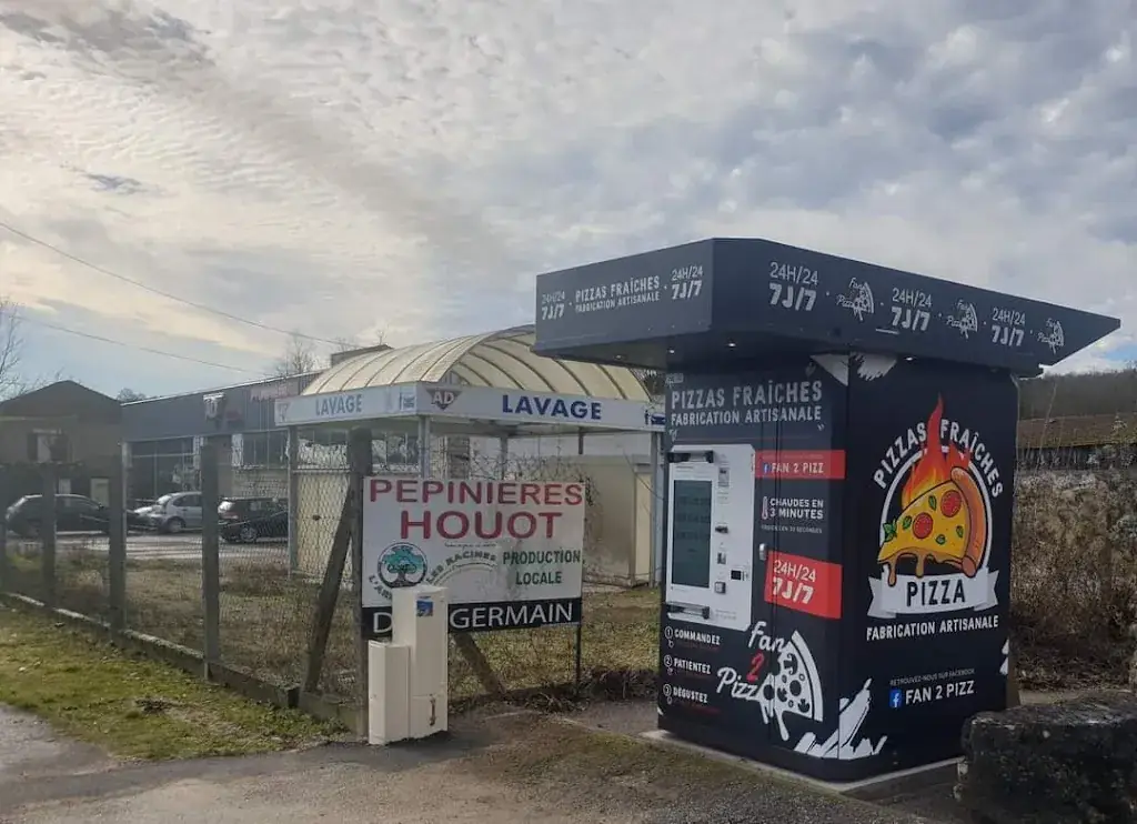 Fan 2 PIZZ_Vaucouleurs_slider_image_1