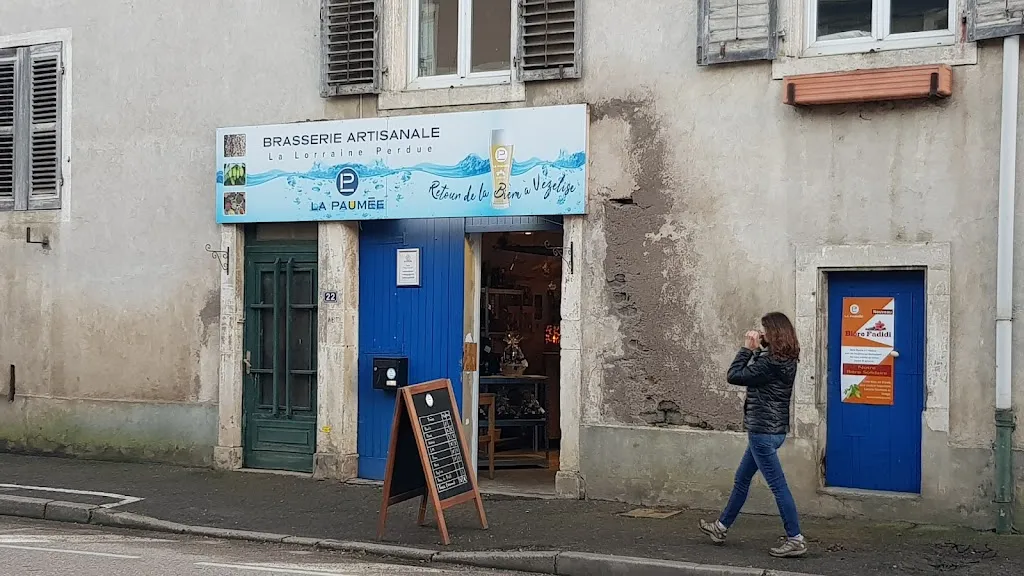 R Vilmus_La Paumée _Vézelise_review