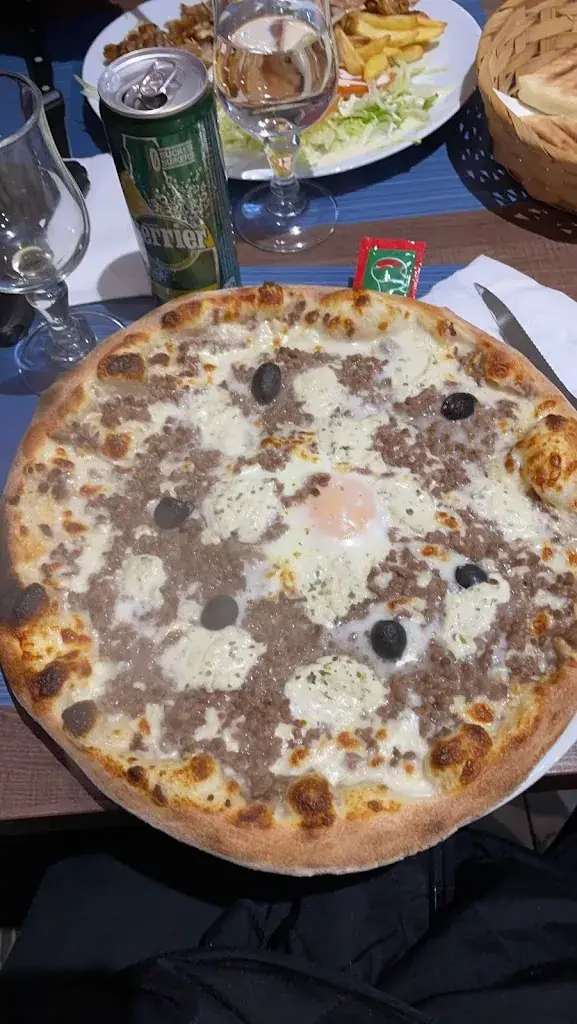 math 08_The Place_Vivier-au-Court_review