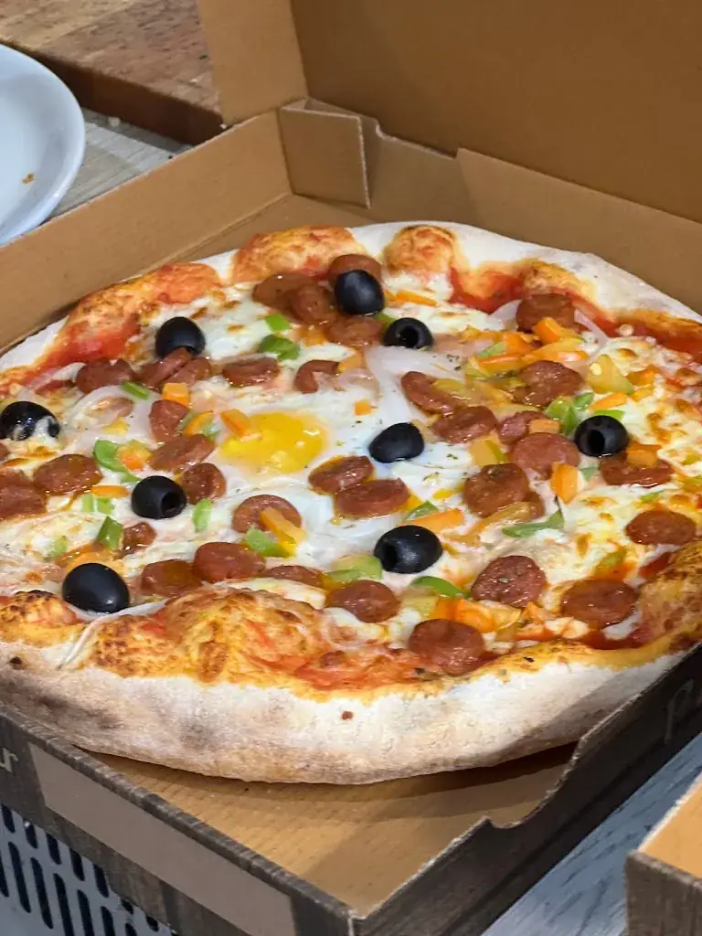 The Place_Vivier-au-Court_slider_image_2