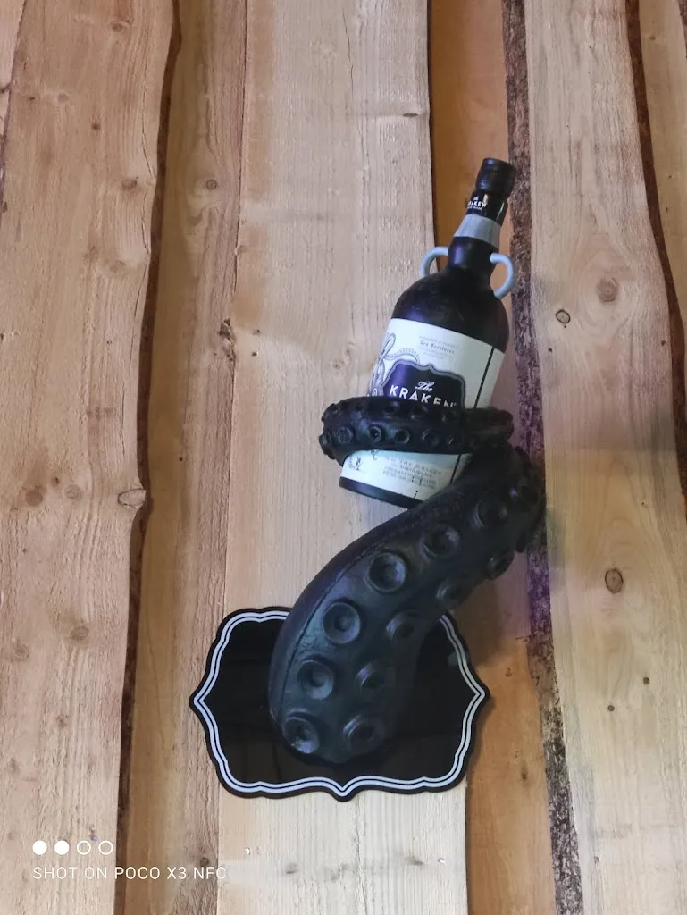 jael cox_Charlie's pub_Warmeriville_review