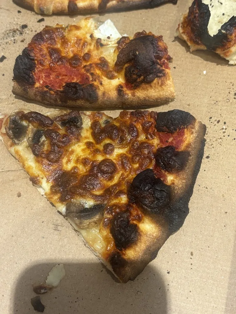 thomas ducoffe_La vie en Rose_Vireux-Molhain_review