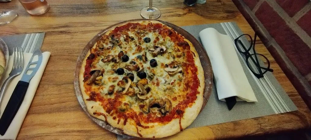 PAUL PONSARD_La vie en Rose_Vireux-Molhain_review