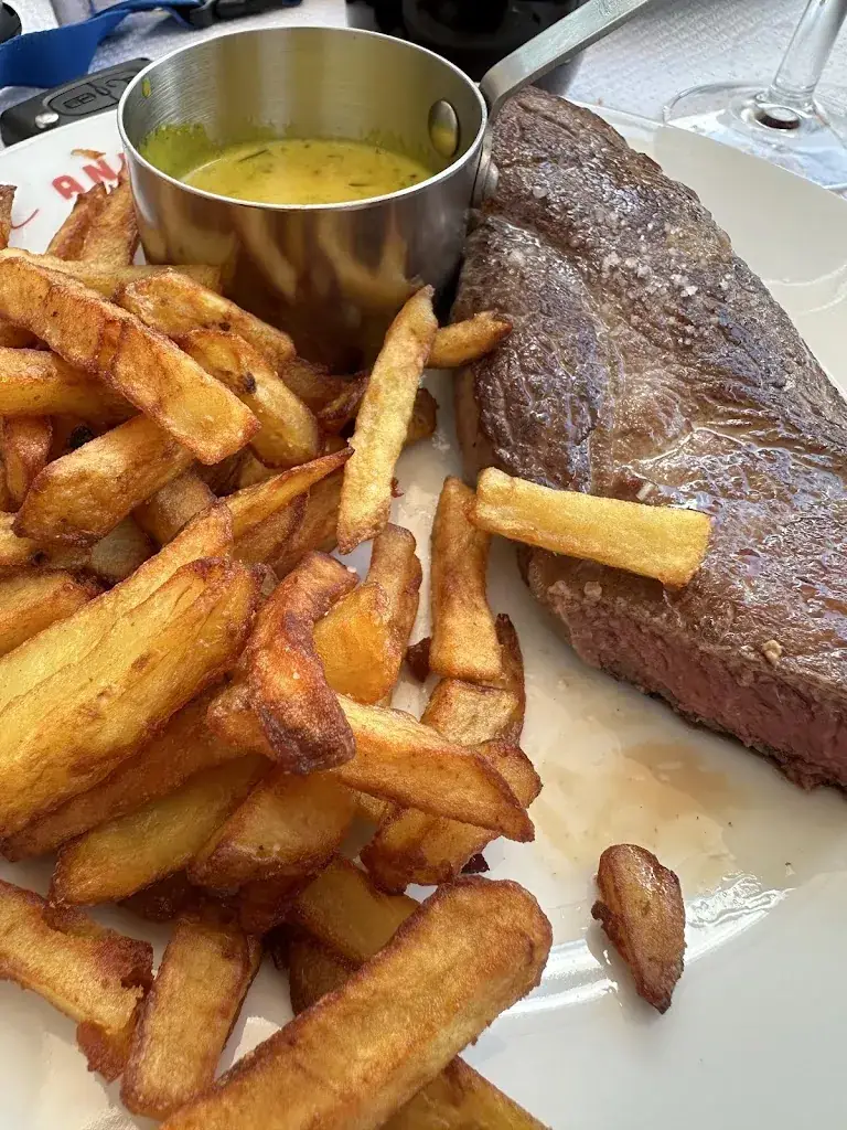 etienne beney_La Cantine Bouillon - SEYNOD_Annecy_recensione