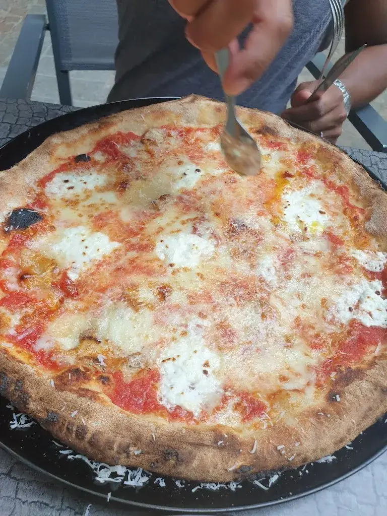 Room in Annecy_La Piccolina sicilia_Annecy_review