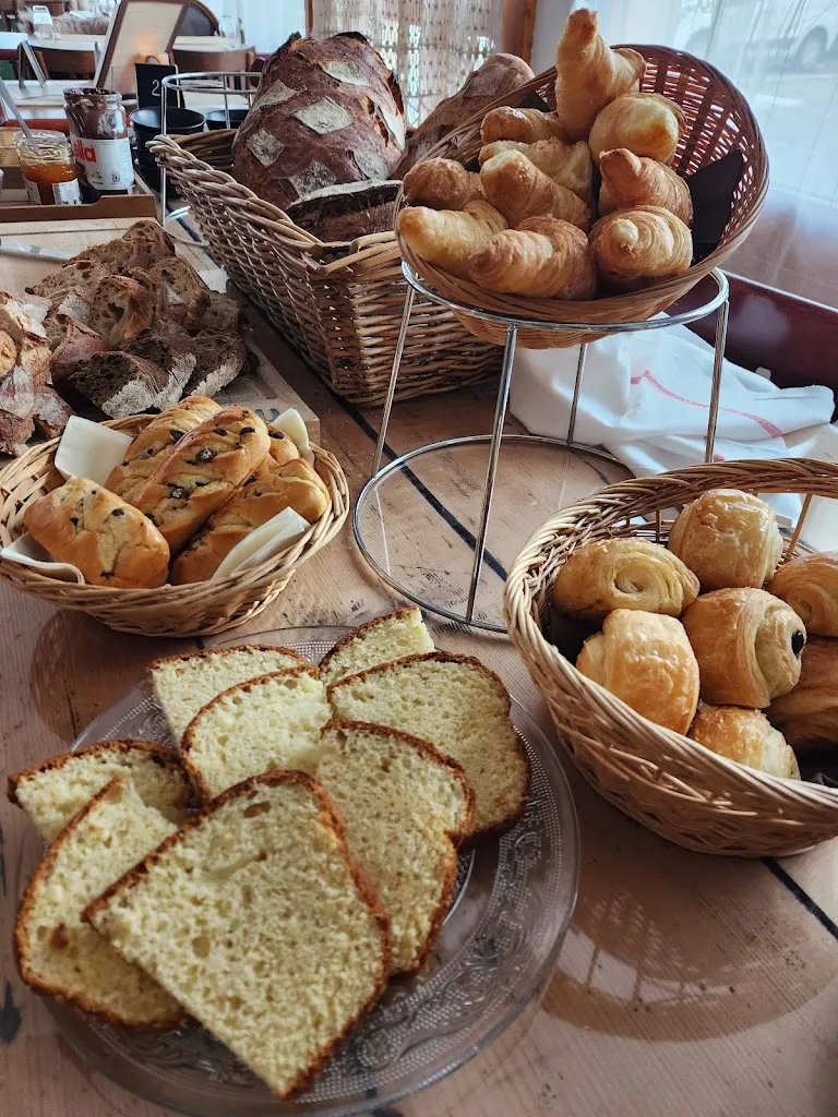 Mademoiselle Meuh_Montagny-les-Lanches_slider_image_3