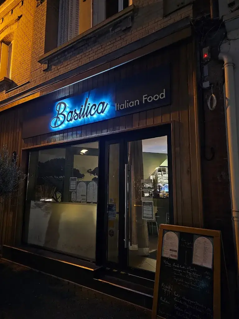 Basilica restaurant in Albert