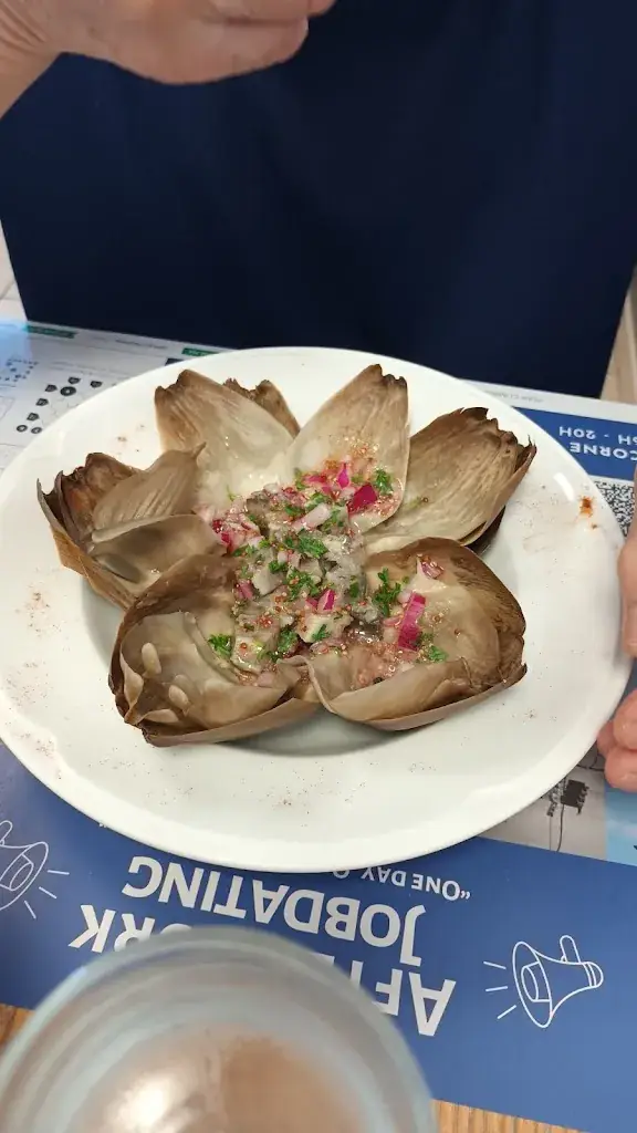 Desjardins Yolande_Le Vieux Noyer_Abbeville_review