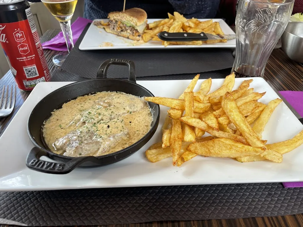 Susie Goss_Sur le Pouce_Abbeville_review