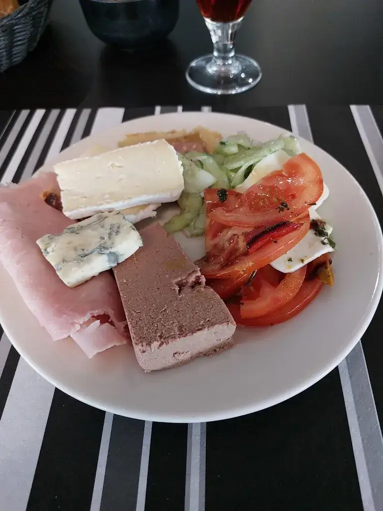 Menü_Hôtel & Restaurant l’escale metz_Metz_Bild_9