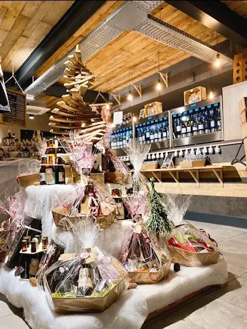 La Véraison Caviste - Bar à Vin - Épicerie Fine - Dégustation - Restauration_Chavanay_slider_image_2